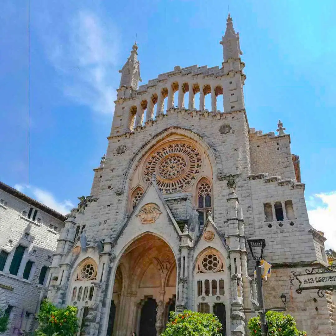 katedrála v meste Sollér - Malorka